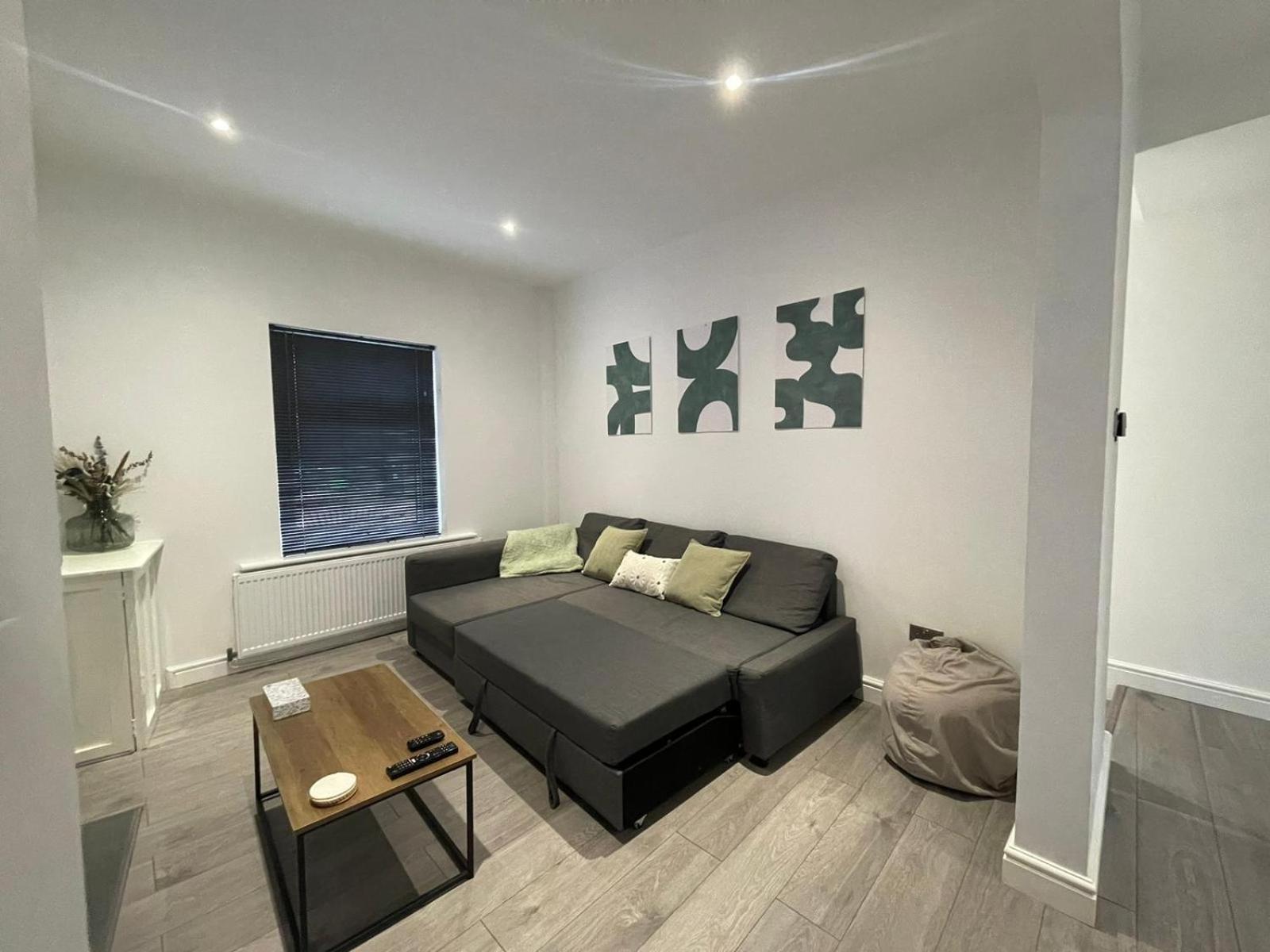 42 Handbridge *