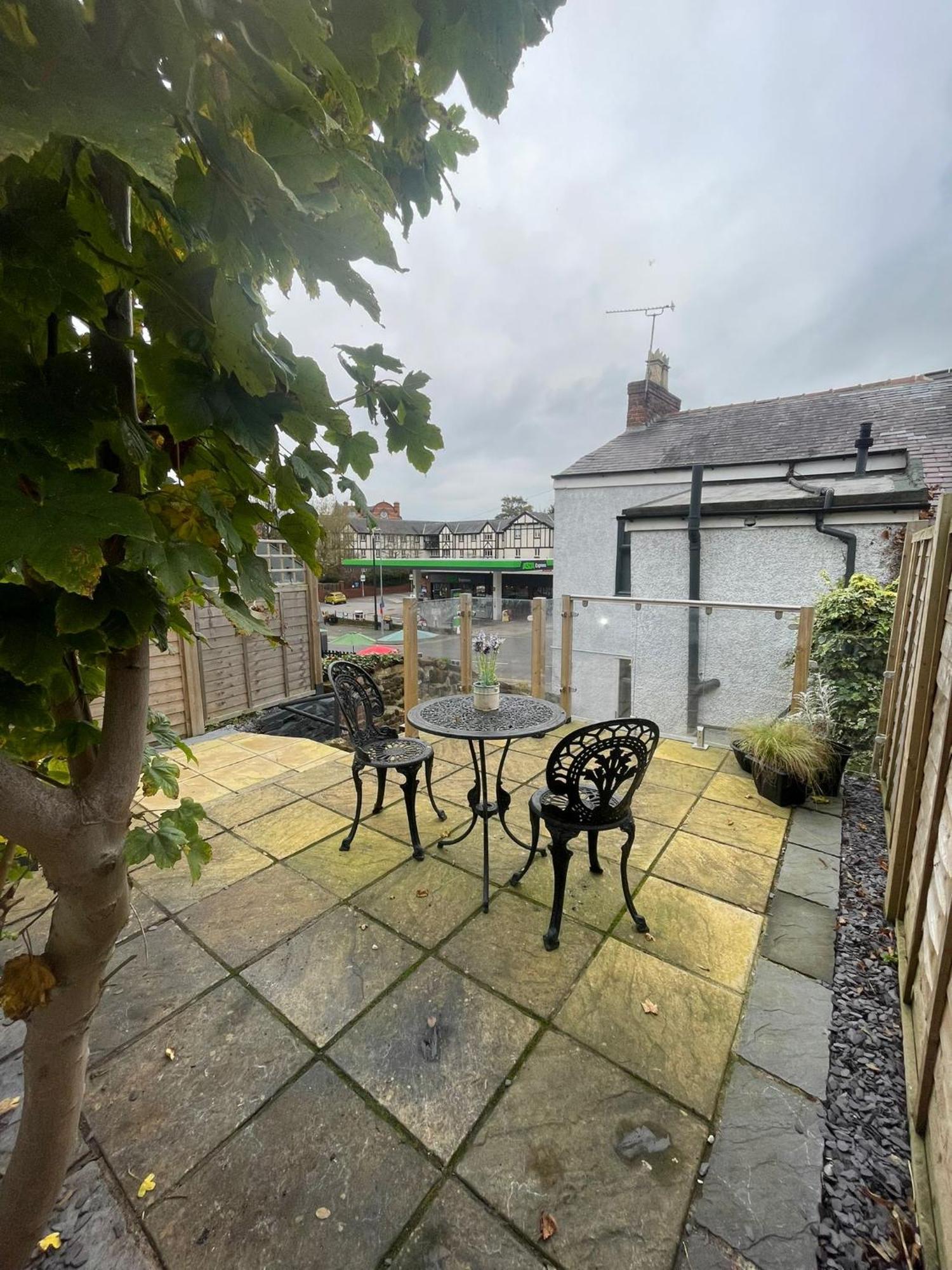 42 Handbridge